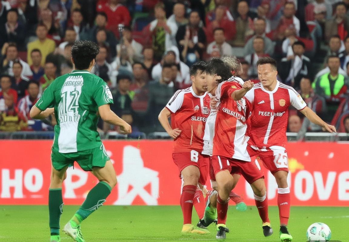 2018中超巅峰对决：苏宁申花激情战记(图1)