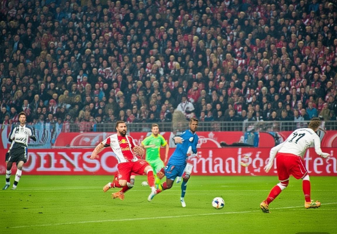 拜仁慕尼黑VS萨尔茨堡红牛：欧洲之巅巅峰对决解析(图2)